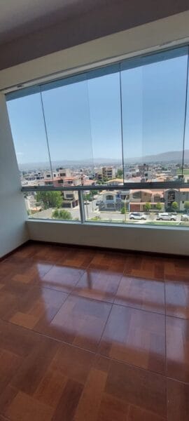 Alquilo departamento cerca catolica