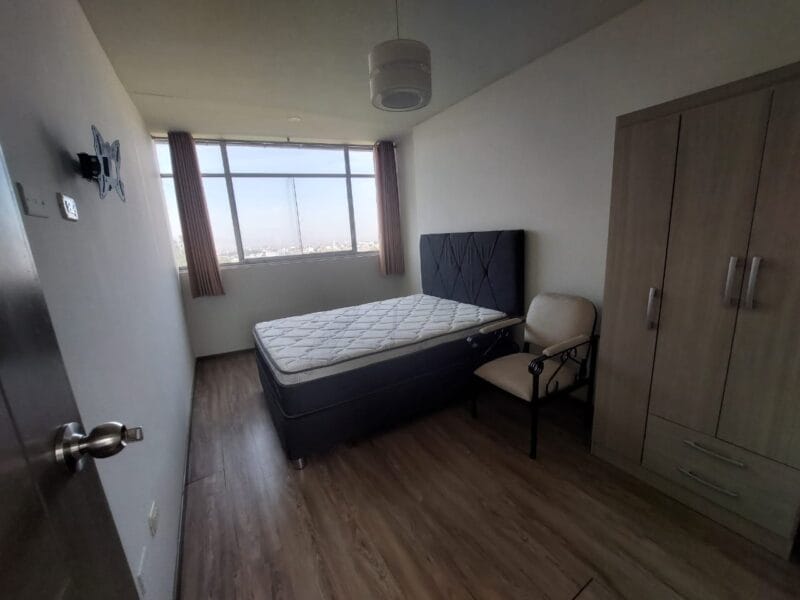 Alquilo departamento amoblado cerca mall lambramani