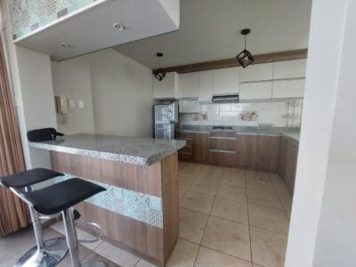 Alquilo departamento amoblado cerca mall lambramani