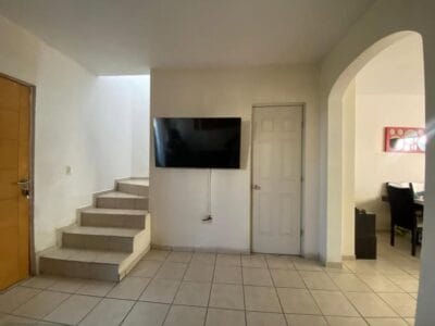 Vendo casa en Cerro Colorado por la plaza americas