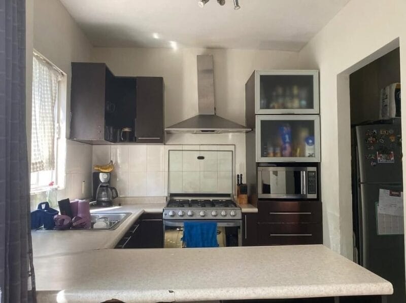 Vendo casa en Cerro Colorado por la plaza americas