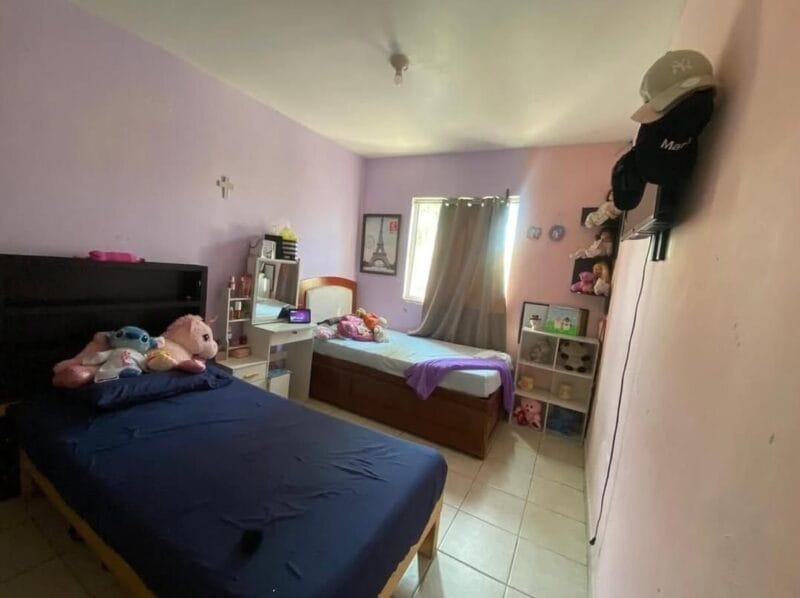 Vendo casa en Cerro Colorado por la plaza americas